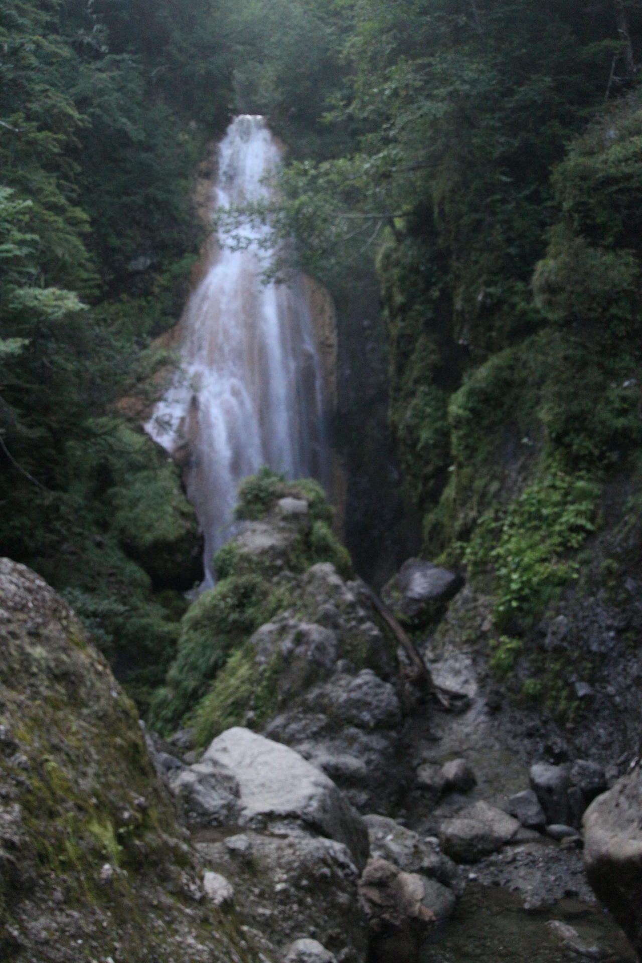 小大野川の滝(三本滝の一本)