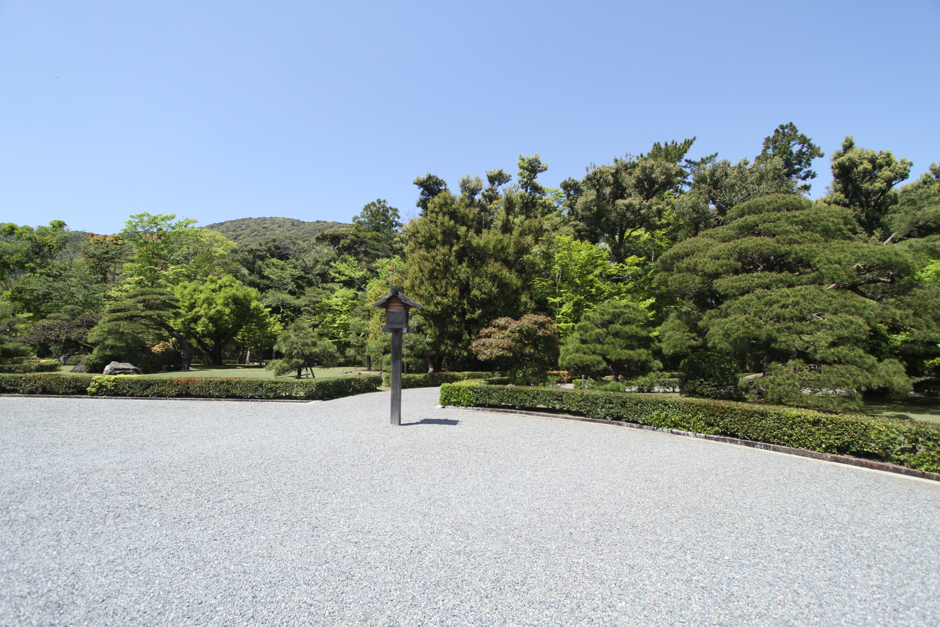 伊勢神宮内宮の神苑風景-2