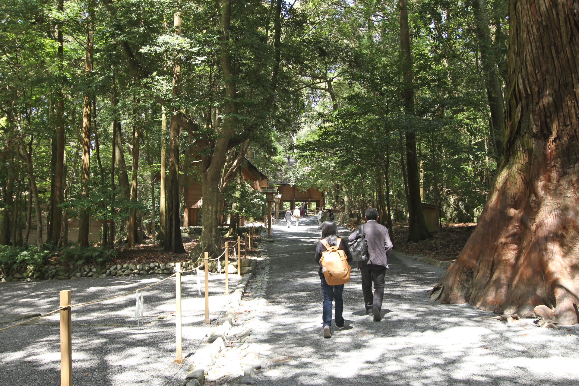 伊勢神宮内宮神楽殿の風景その肆