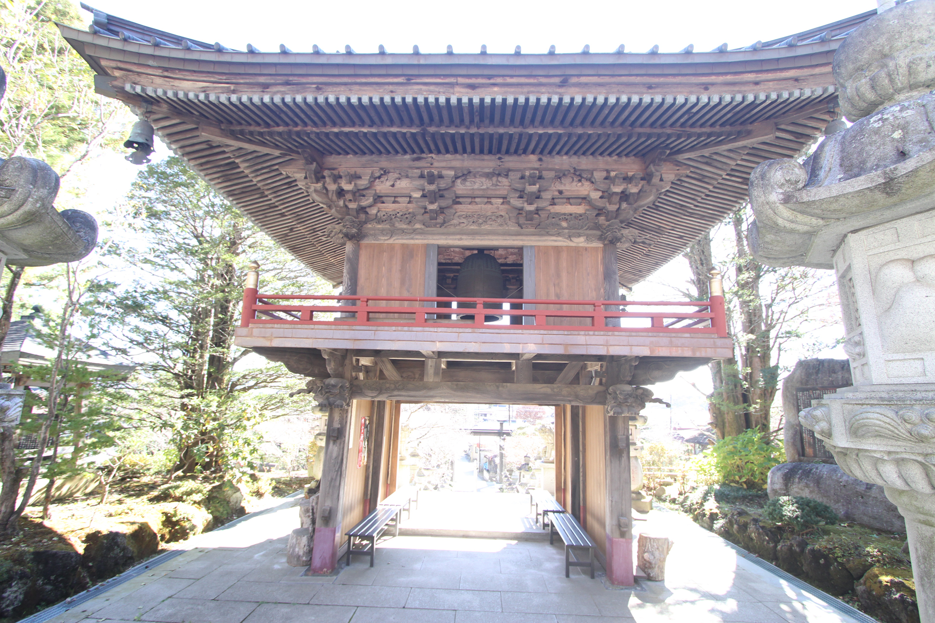 忍野八海浅間神社山門